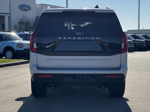 New 2026 Ford Expedition Active image 10