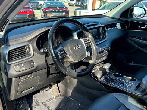 Used 2019 Kia Sorento EX image 17