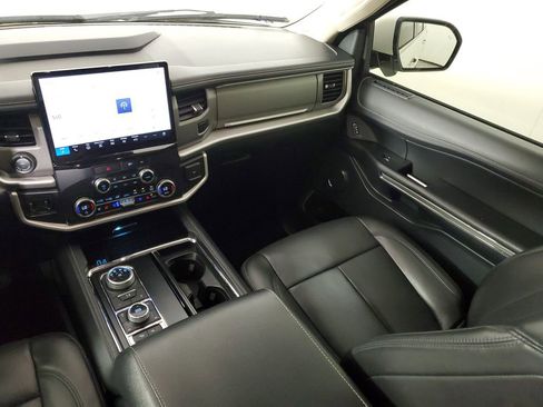 Used 2022 Ford Expedition Max XLT AWD/4WD image 18