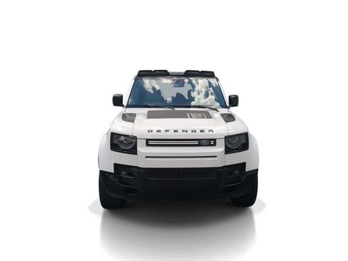 Certified 2025 Land Rover Defender 110 V8 AWD/4WD image 3