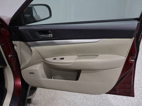 Used 2011 Subaru Outback 2.5i Premium AWD/4WD image 23