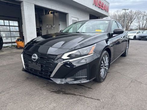 Used 2023 Nissan Altima 2.5 SV image 5