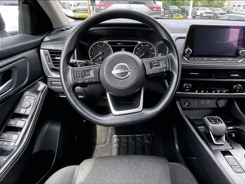 Used 2024 Nissan Rogue SV AWD/4WD image 17