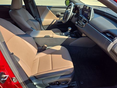 Used 2023 Lexus ES 350 w/ Accessory Package (Z1) FWD image 32