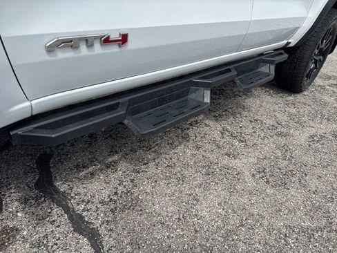 Used 2024 GMC Canyon AT4 AWD/4WD image 14