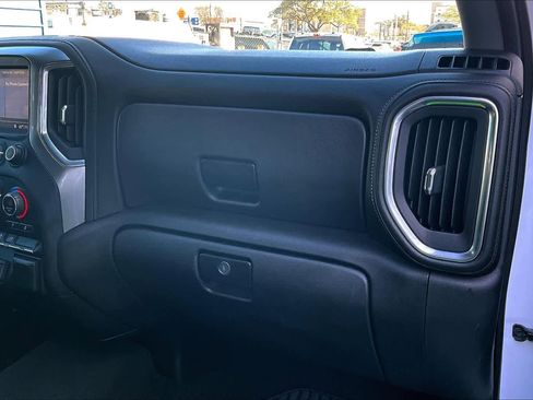 Used 2019 Chevrolet Silverado 1500 LT w/ Texas Edition image 18