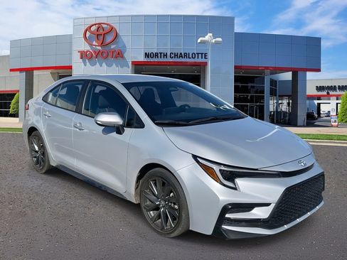 Used 2023 Toyota Corolla SE image 1