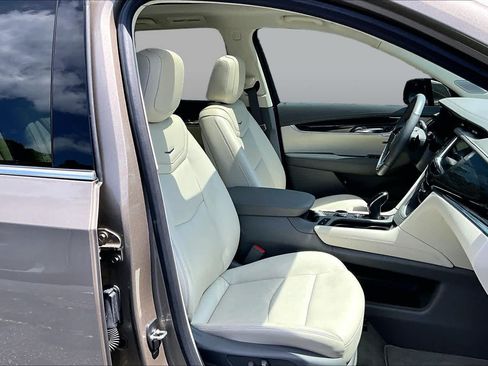 Used 2023 Cadillac XT6 Premium Luxury FWD image 9