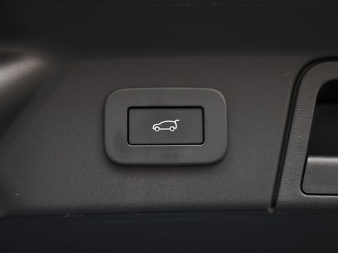 Used 2026 Land Rover Range Rover Velar S AWD/4WD image 7