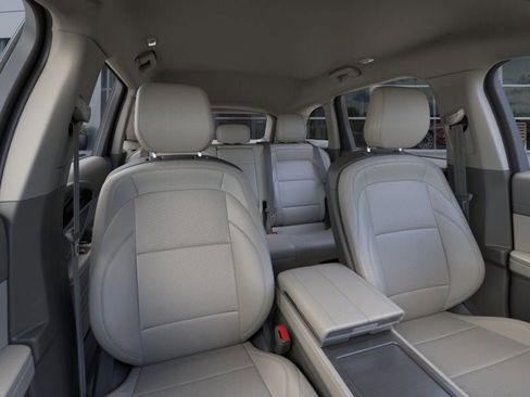 New 2025 Lincoln Nautilus Premier image 10