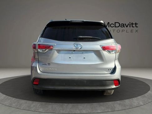 Used 2015 Toyota Highlander LE FWD image 5