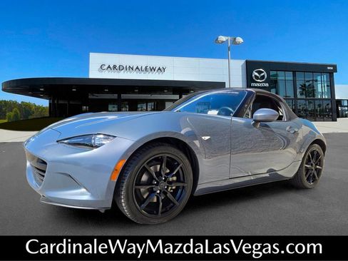 Used 2021 MAZDA MX-5 Miata Grand Touring RWD image 2