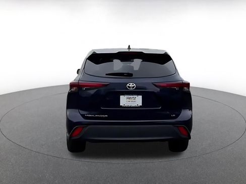 Used 2025 Toyota Highlander LE FWD image 14