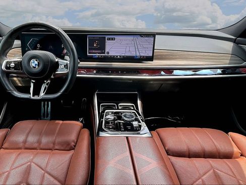Used 2023 BMW 740i w/ Parking Assistance Package RWD image 7