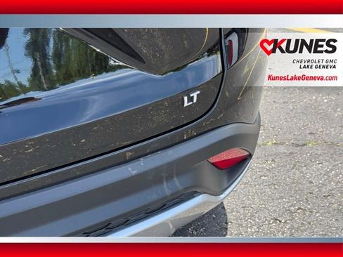Used 2025 Chevrolet Trax LT FWD image 8