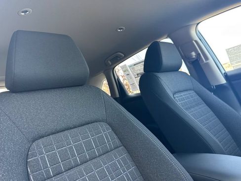 New 2026 Honda HR-V LX image 17
