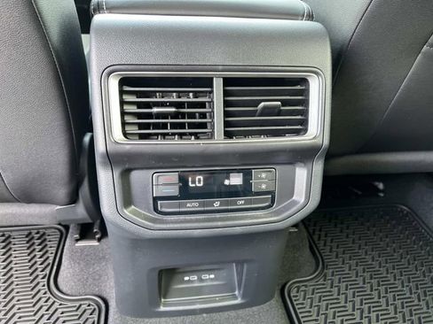 New 2026 Volkswagen Atlas SE FWD image 25