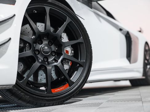 Used 2018 Audi R8 V10 plus w/ Full Leather Package image 11