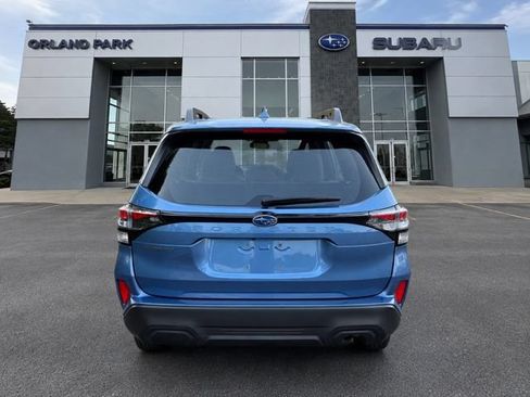 Used 2025 Subaru Forester AWD/4WD image 6