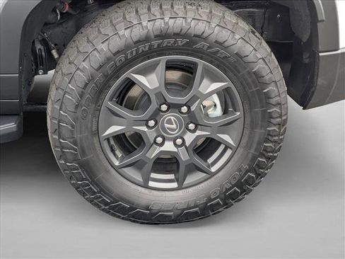 Used 2024 Lexus GX 550 image 23