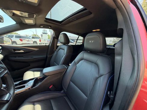 Used 2024 Buick Envista Sport Touring w/ Convenience I Package FWD image 27