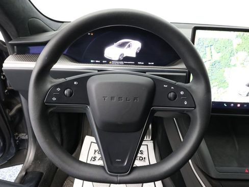 Used 2021 Tesla Model S Plaid image 10