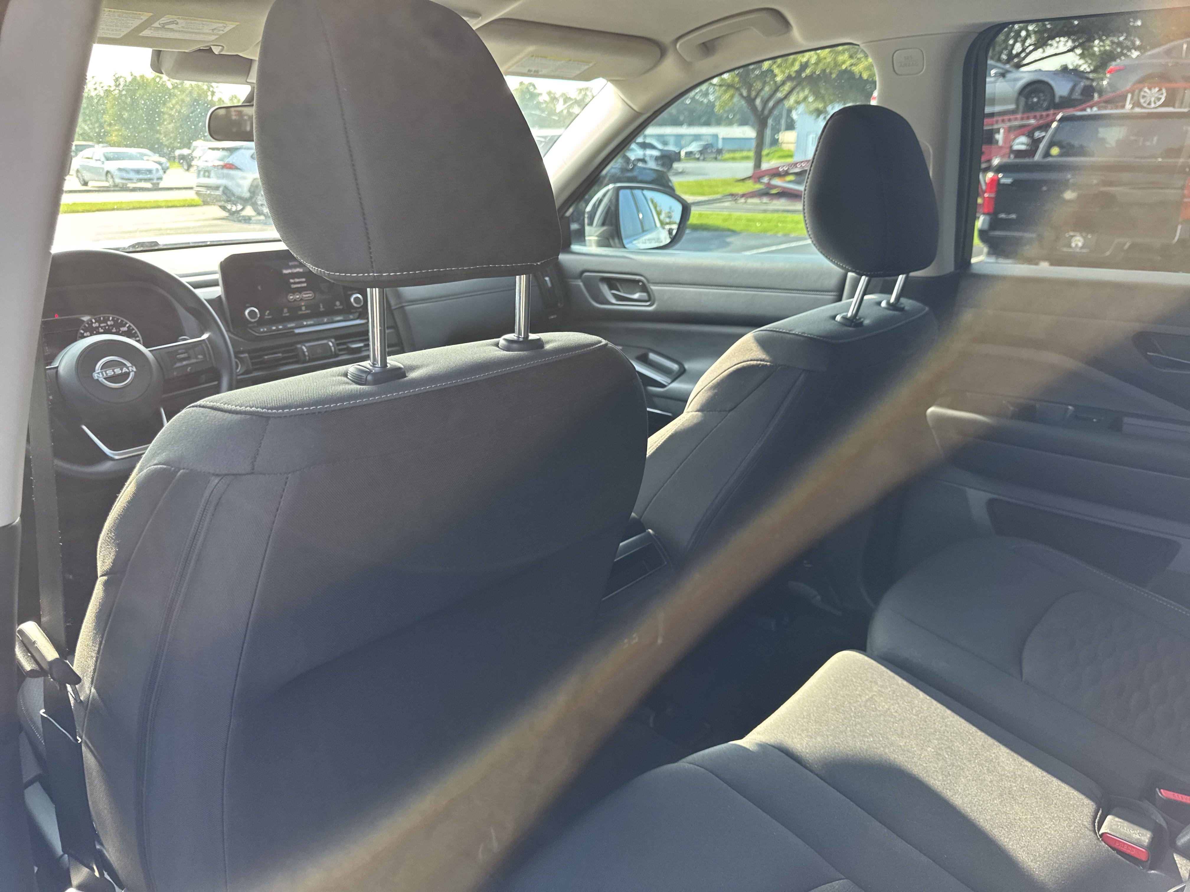 Used 2024 Nissan Pathfinder S FWD image 25