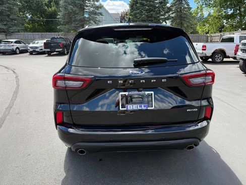 Used 2024 Ford Escape ST-Line w/ Tech Pack #1 AWD/4WD image 10