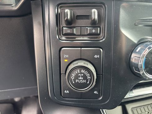 Used 2022 Ford Explorer Limited w/ Equipment Group 301A image 25