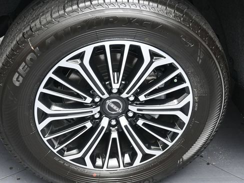 New 2026 Nissan Armada SL w/ Captain's Chari Seat Package AWD/4WD image 5