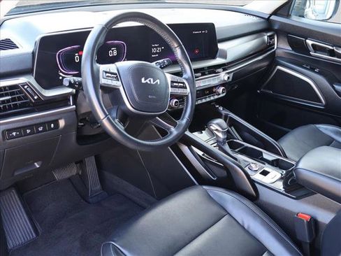Used 2025 Kia Telluride S AWD/4WD image 13