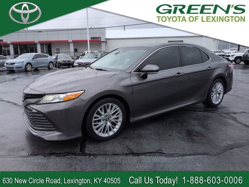 Used 2019 Toyota Camry XLE FWD image 1