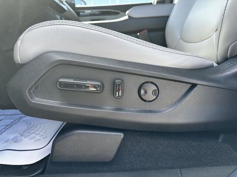 Certified 2025 Honda Pilot EX-L image 8