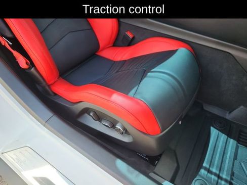 Used 2024 Chevrolet Corvette Stingray Preferred Cpe w/ Body-Color Dual Roof Package RWD image 25