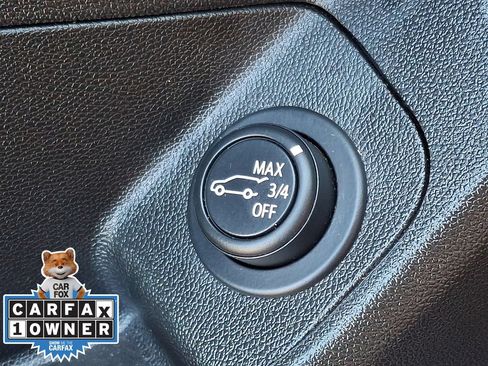 Used 2024 GMC Terrain SLT AWD/4WD image 25