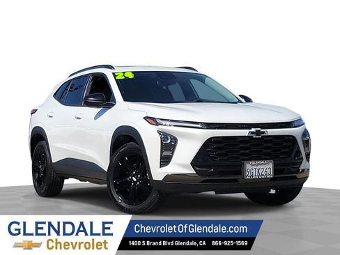 Used 2024 Chevrolet Trax ACTIV w/ Sunroof Package FWD image 1