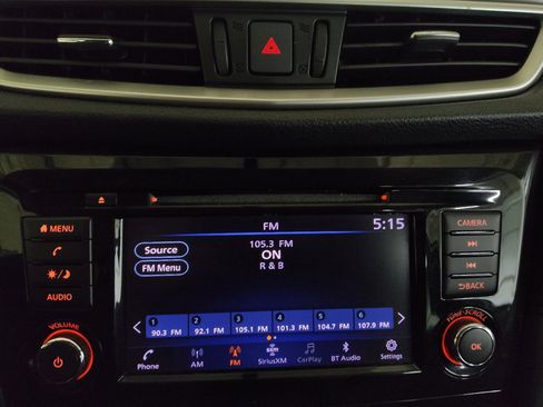 Used 2018 Nissan Rogue SV AWD/4WD image 25