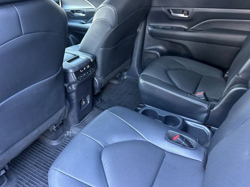 Used 2024 Toyota Grand Highlander FWD image 15