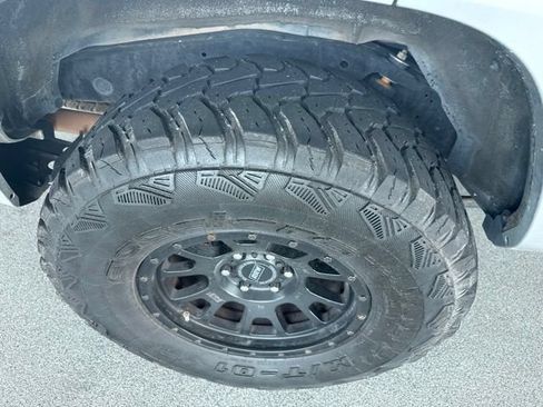 Used 2017 Toyota 4Runner TRD Off-Road Premium AWD/4WD image 8