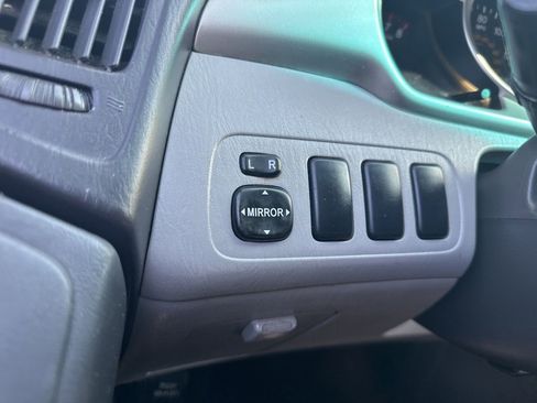 Used 2005 Toyota Highlander 2WD V6 image 13
