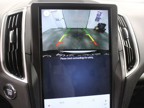 Used 2024 Ford Edge SE image 34