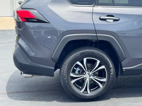 Used 2022 Toyota RAV4 LE AWD/4WD image 37