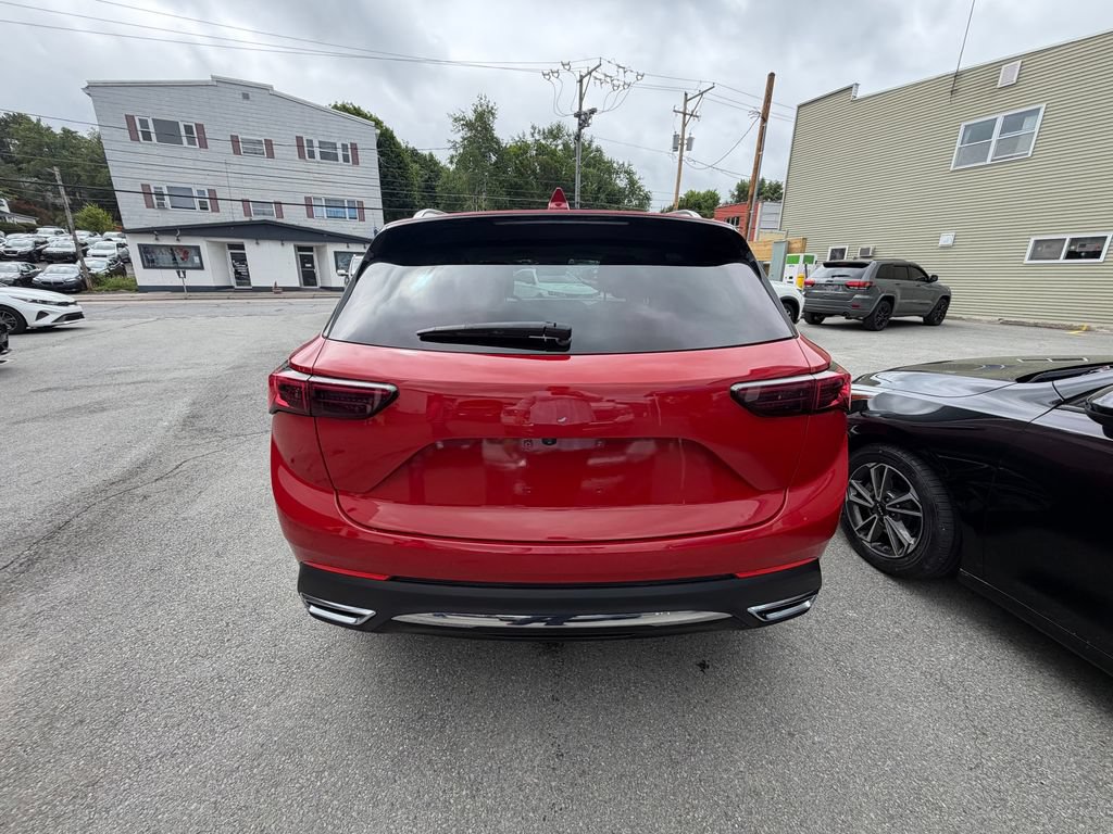 Used 2025 Buick Envision Preferred AWD/4WD image 4