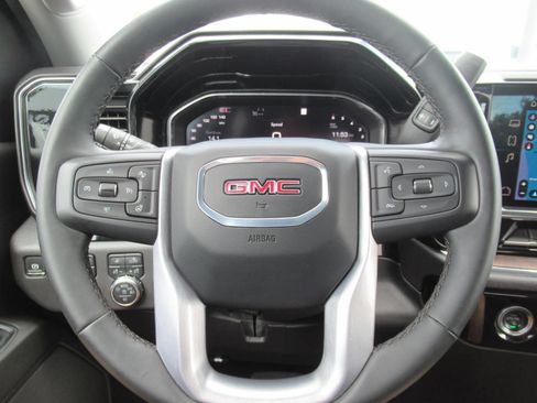 Used 2024 GMC Sierra 1500 SLT AWD/4WD image 23