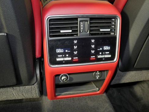 Certified 2023 Porsche Cayenne AWD/4WD image 38