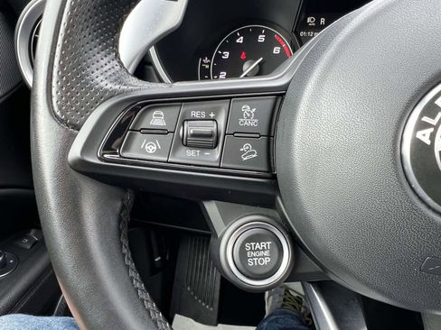 Used 2023 Alfa Romeo Stelvio Veloce image 27