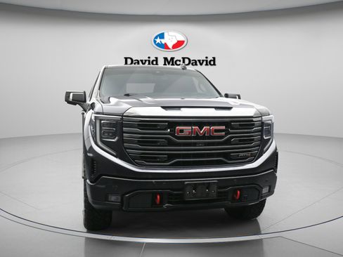 Used 2022 GMC Sierra 1500 AT4 w/ AT4 Premium Package AWD/4WD image 2