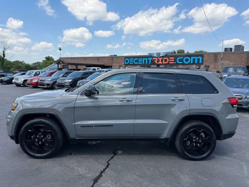 Used 2019 Jeep Grand Cherokee Laredo AWD/4WD image 6