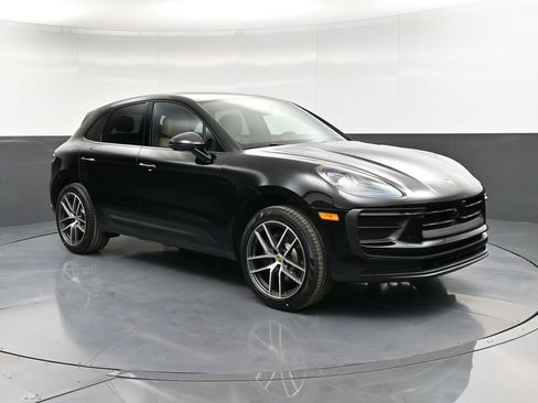 New 2026 Porsche Macan AWD/4WD image 10