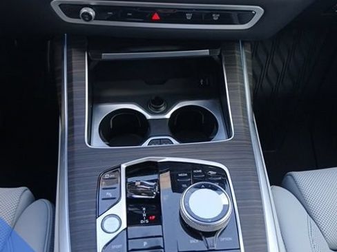 Used 2026 BMW X7 xDrive40i AWD/4WD image 24